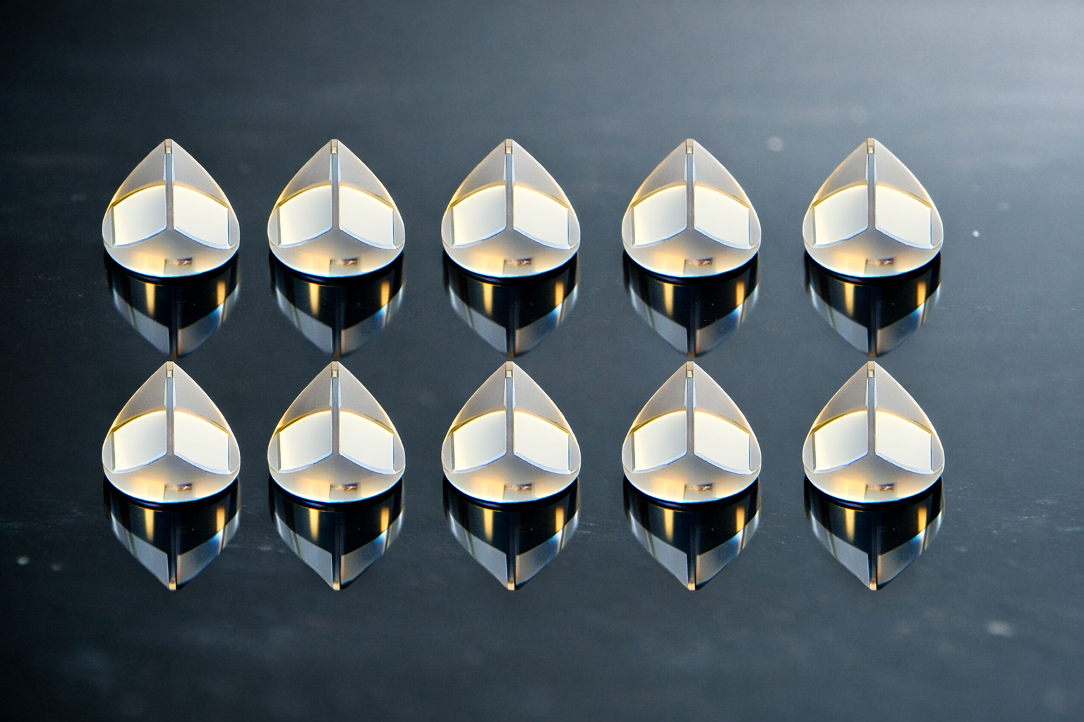 Diamond ATR crystals for infrared spectroscopy